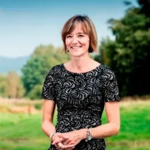 Lesley Giles