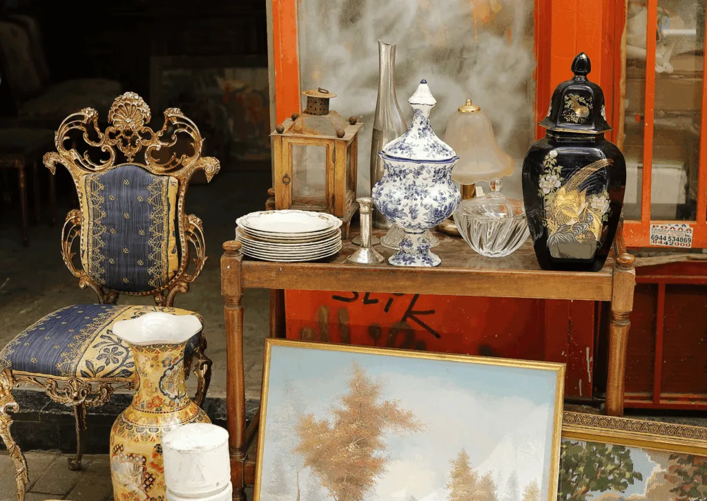 Antiques - Vasilis Caravitis